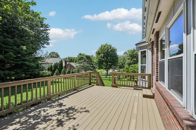 991 Lakepointe Court, Union, KY 41091
