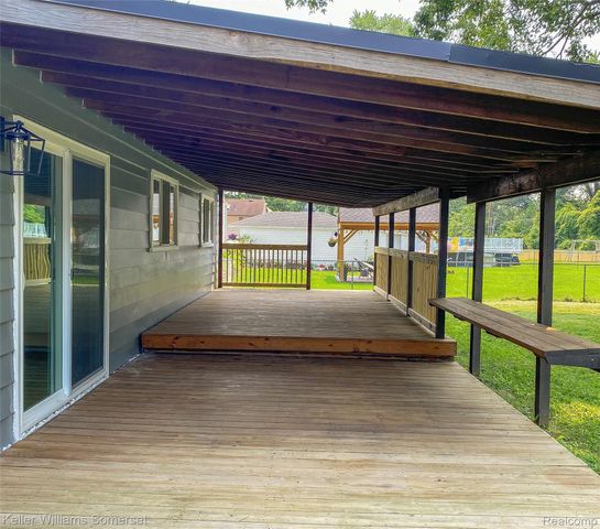 1907 Kirkton Drive, Troy, MI 48083