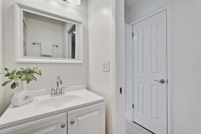 2047 Montecito Avenue 7, Mountain View, CA 94043