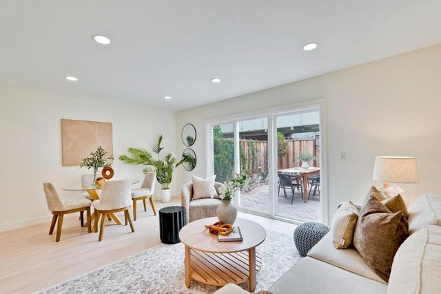 2047 Montecito Avenue 7, Mountain View, CA 94043