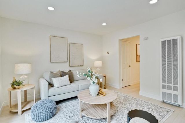 2047 Montecito Avenue 7, Mountain View, CA 94043