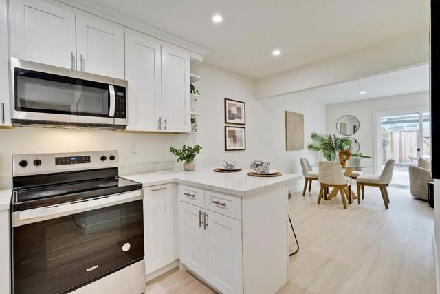 2047 Montecito Avenue 7, Mountain View, CA 94043