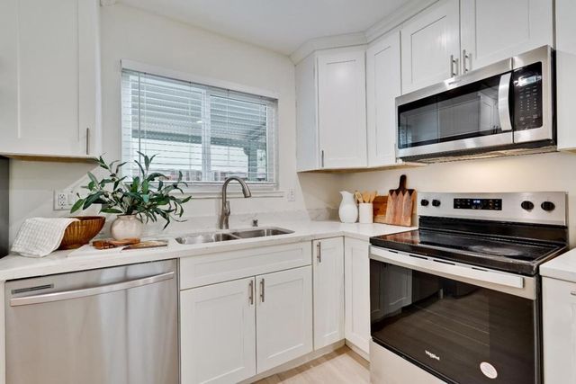 2047 Montecito Avenue 7, Mountain View, CA 94043