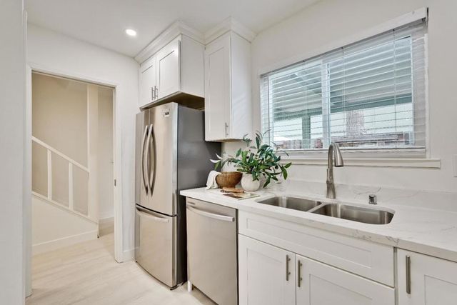 2047 Montecito Avenue 7, Mountain View, CA 94043