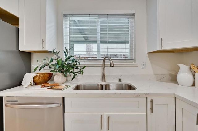 2047 Montecito Avenue 7, Mountain View, CA 94043