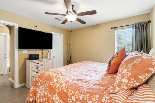 609 David Avenue, League City, TX 77573