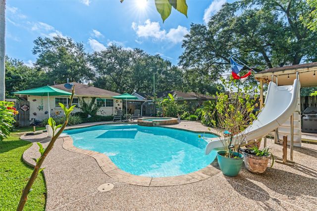 609 David Avenue, League City, TX 77573