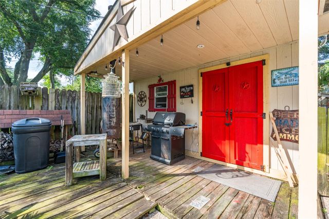 609 David Avenue, League City, TX 77573