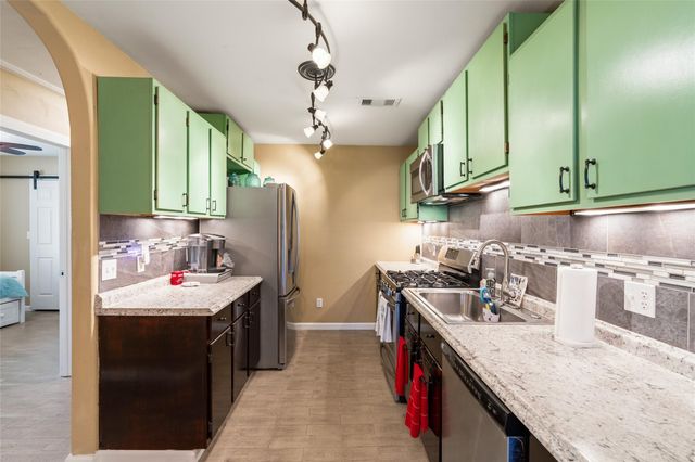 609 David Avenue, League City, TX 77573