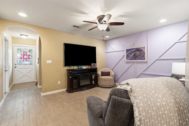 609 David Avenue, League City, TX 77573