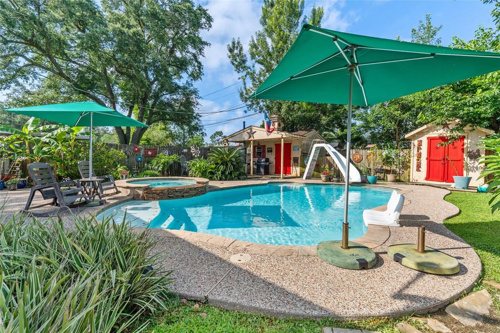 609 David Avenue, League City, TX 77573