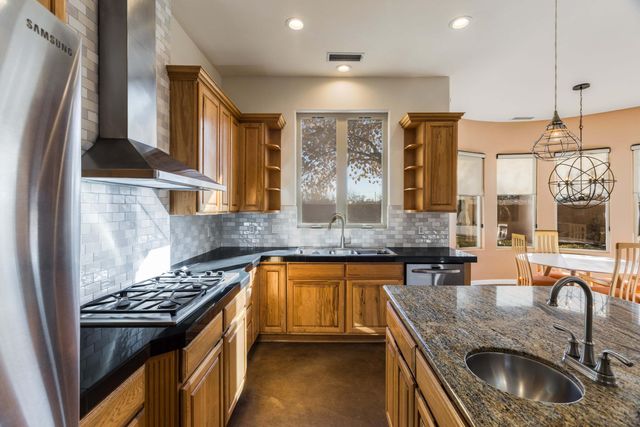 2201 Rozinante Court NW, Albuquerque, NM 87104