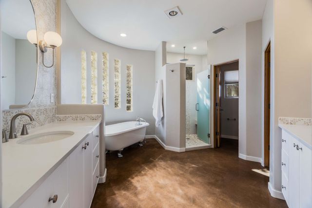 2201 Rozinante Court NW, Albuquerque, NM 87104