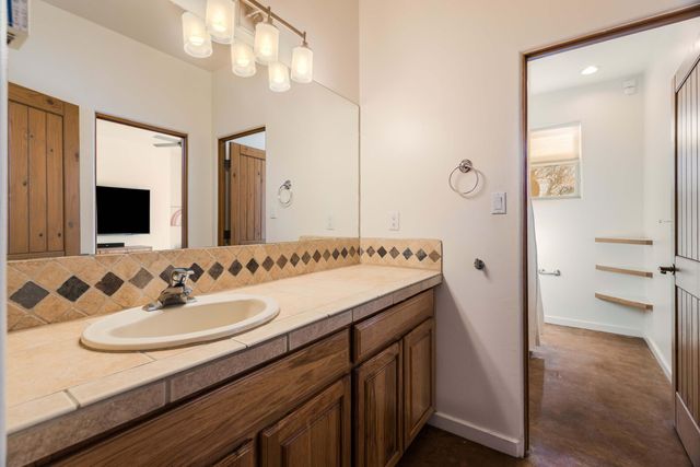 2201 Rozinante Court NW, Albuquerque, NM 87104