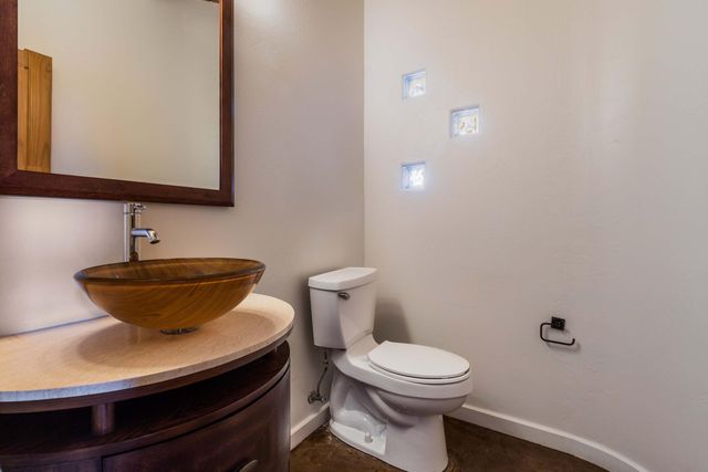 2201 Rozinante Court NW, Albuquerque, NM 87104