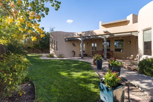 2201 Rozinante Court NW, Albuquerque, NM 87104