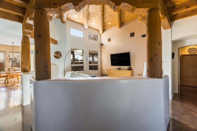 2201 Rozinante Court NW, Albuquerque, NM 87104