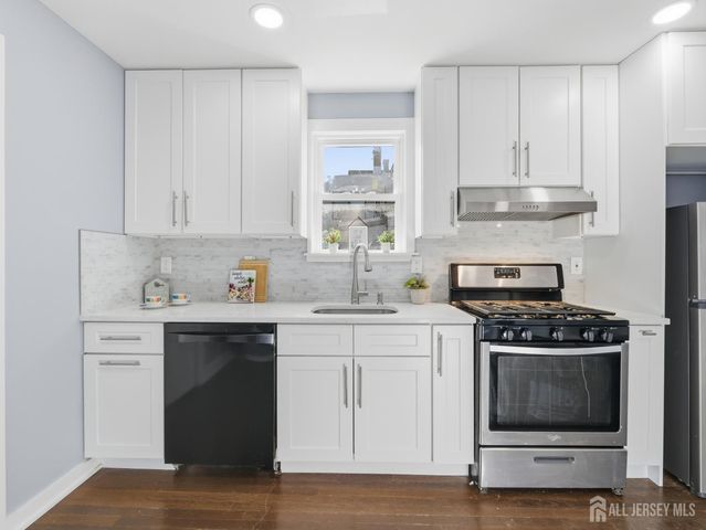 14 John Street, Carteret, NJ 07008