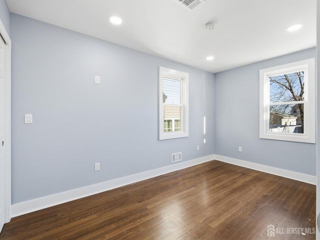 14 John Street, Carteret, NJ 07008