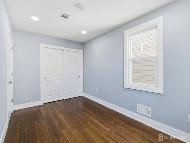 14 John Street, Carteret, NJ 07008