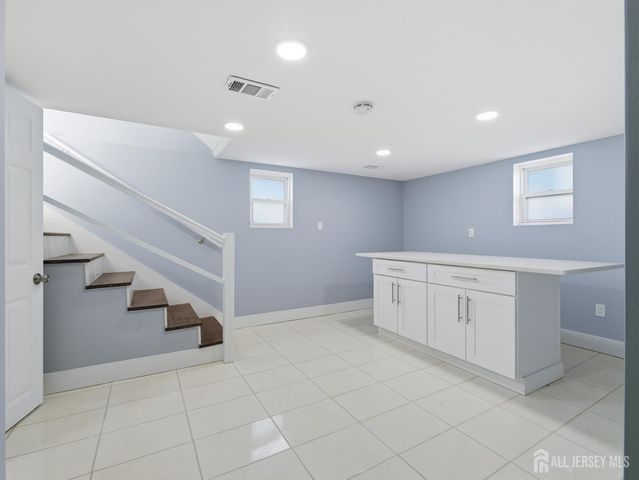 14 John Street, Carteret, NJ 07008