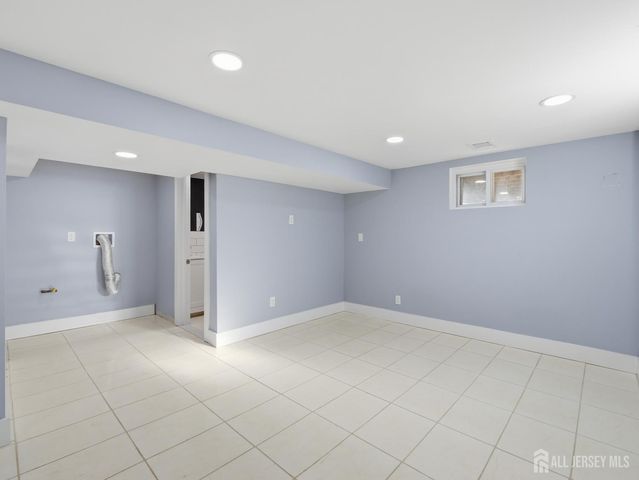 14 John Street, Carteret, NJ 07008