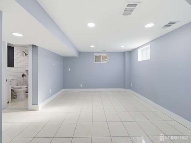 14 John Street, Carteret, NJ 07008