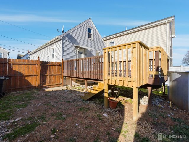 14 John Street, Carteret, NJ 07008