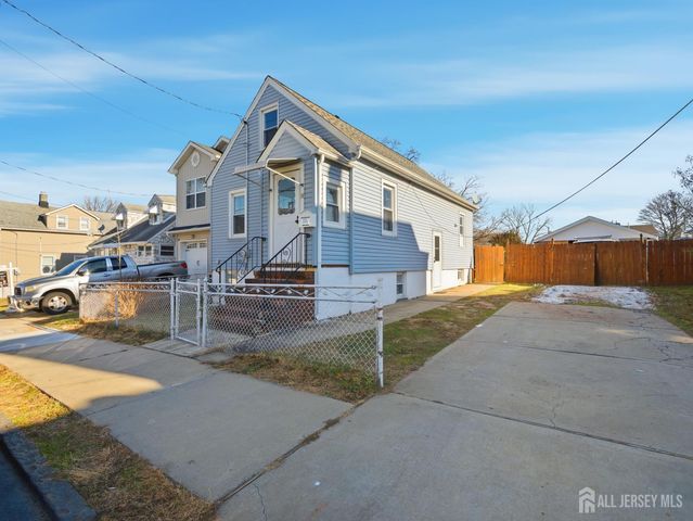 14 John Street, Carteret, NJ 07008