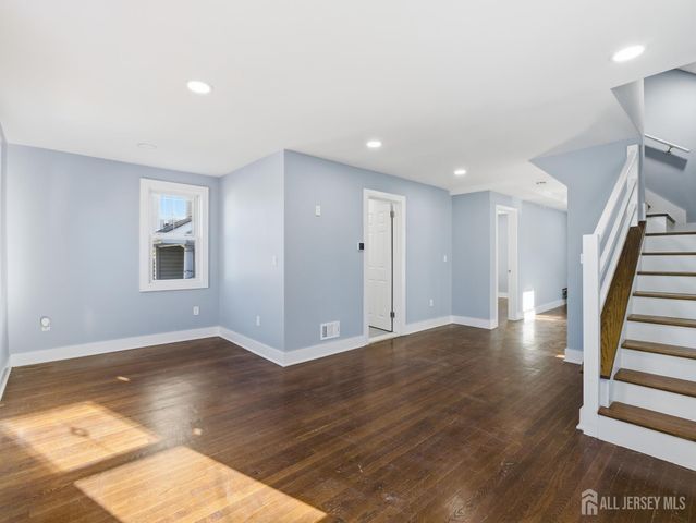 14 John Street, Carteret, NJ 07008