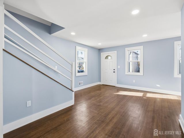 14 John Street, Carteret, NJ 07008