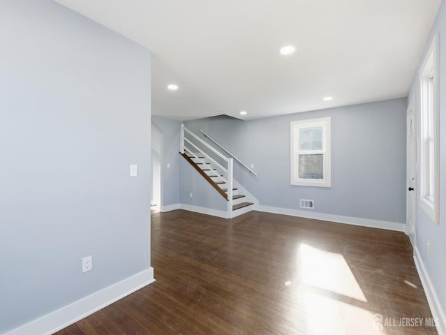 14 John Street, Carteret, NJ 07008