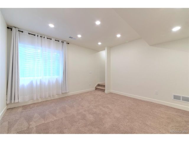 6253 N Liverpool St, Aurora, CO 80019