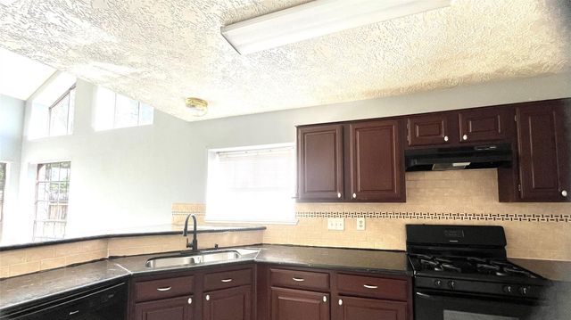 7927 Manzano Drive, Houston, TX 77083
