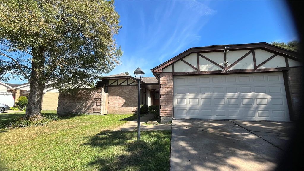 7927 Manzano Drive, Houston, TX 77083