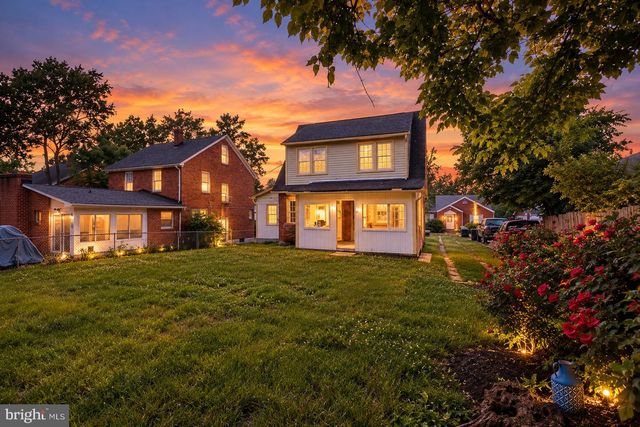 564 ORCHARD ST, Strasburg, VA 22657