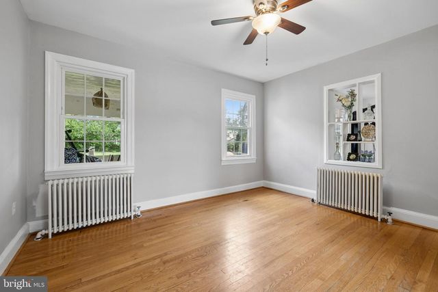 564 ORCHARD ST, Strasburg, VA 22657