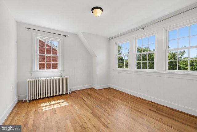 564 ORCHARD ST, Strasburg, VA 22657