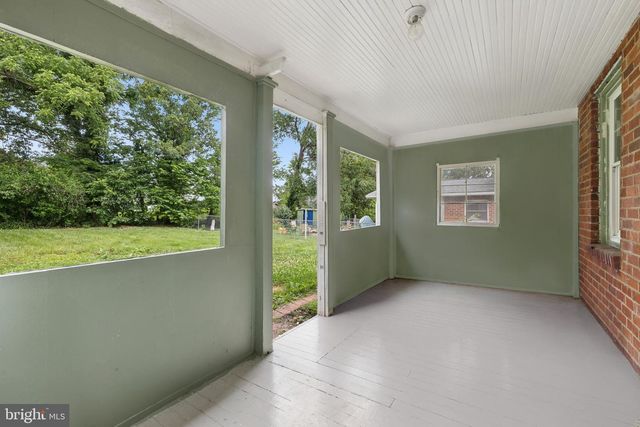 564 ORCHARD ST, Strasburg, VA 22657