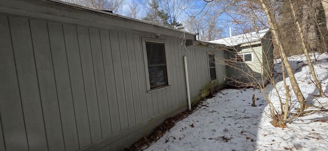 99 Route 27, Raymond, NH 03077