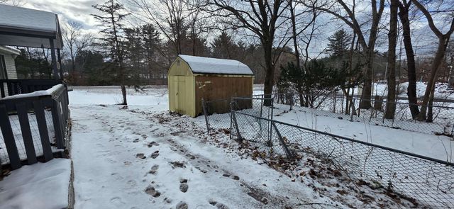 99 Route 27, Raymond, NH 03077