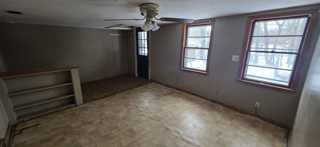 99 Route 27, Raymond, NH 03077