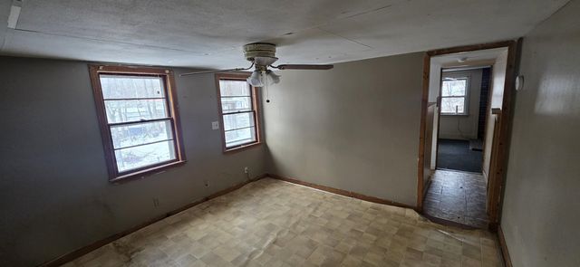 99 Route 27, Raymond, NH 03077