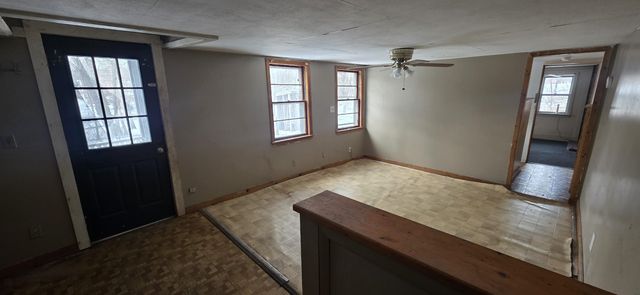 99 Route 27, Raymond, NH 03077