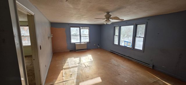 99 Route 27, Raymond, NH 03077