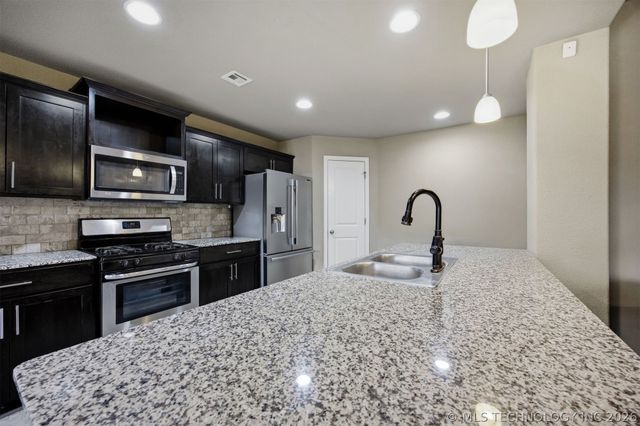 11309 N 147th East Place, Owasso, OK 74055