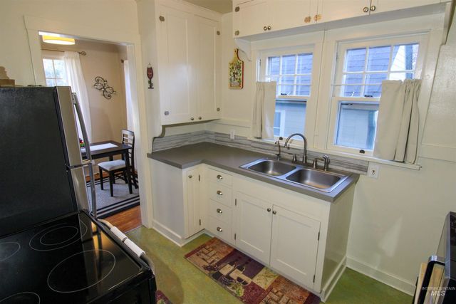 2551 W Hill Rd, Boise, ID 83702