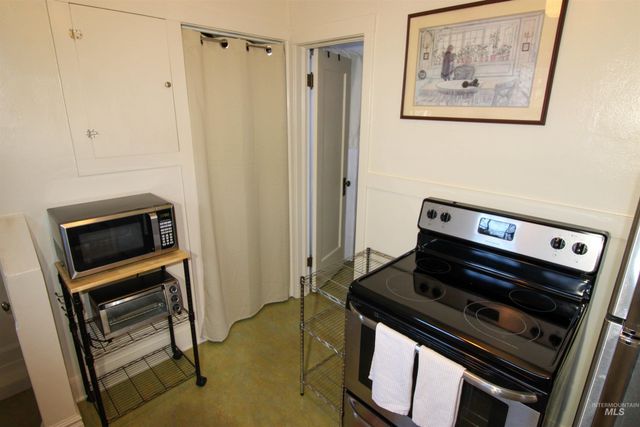 2551 W Hill Rd, Boise, ID 83702