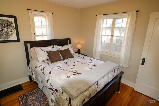 2551 W Hill Rd, Boise, ID 83702