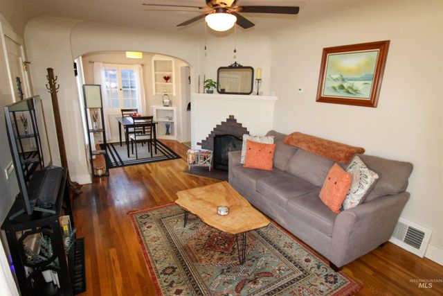 2551 W Hill Rd, Boise, ID 83702